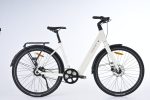 Rower elektryczny miejski VECOCRAFT Luna 1.0 w kolorze piaskowym — widok z boku, napęd pasowy Gates